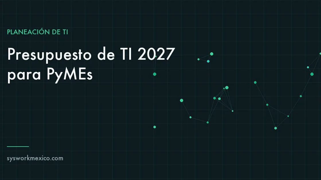 Directivos revisando el presupuesto de tecnología del próximo año sobre una mesa de juntas
