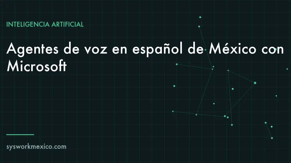 Ejecutiva de atención a clientes con diadema frente a una pantalla que muestra la transcripción de una llamada en tiempo real