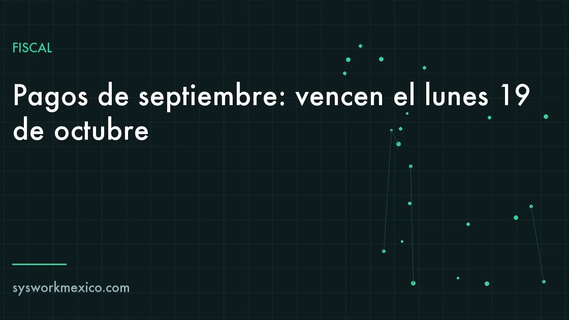 Escritorio de contabilidad con calculadora, facturas impresas y una laptop con el portal de declaraciones abierto