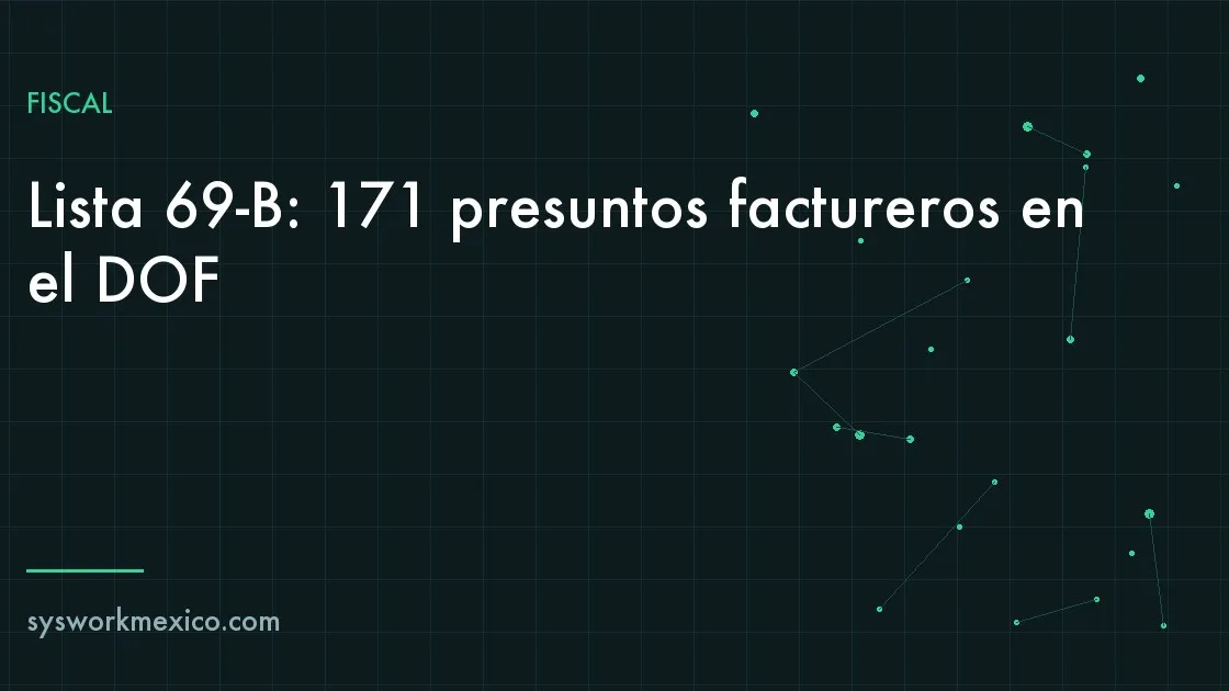 Pantalla con una lista de RFC resaltados junto a una pila de facturas en el escritorio de una contadora