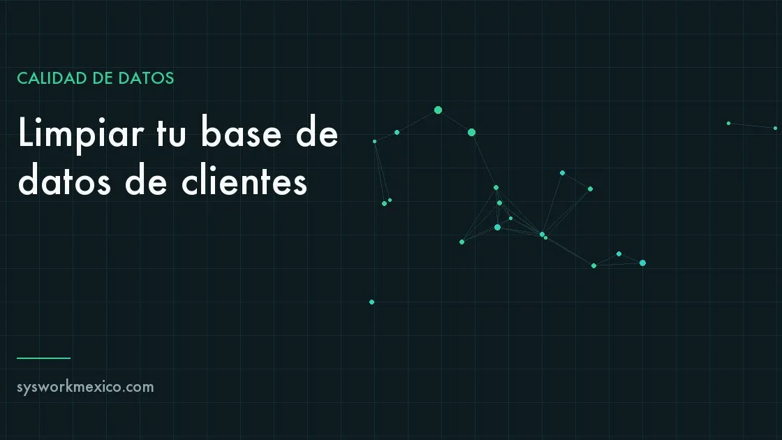 Registros de clientes duplicados consolidándose en un catálogo ordenado dentro de un sistema empresarial