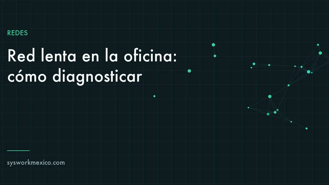 Técnico revisando el equipo de red y las mediciones de conectividad de una oficina