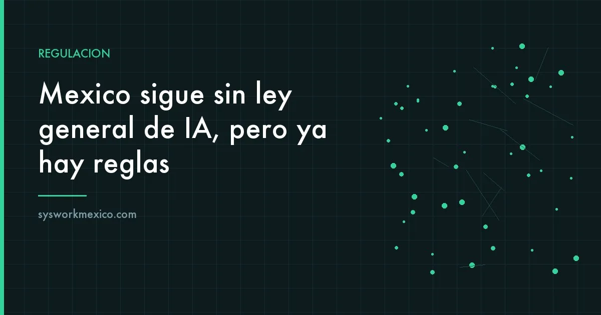 Documentos de cumplimiento normativo sobre un escritorio junto a una computadora portátil