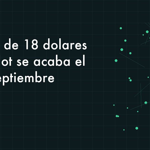 Escritorio de oficina con una hoja de cálculo abierta y un asistente de inteligencia artificial en pantalla