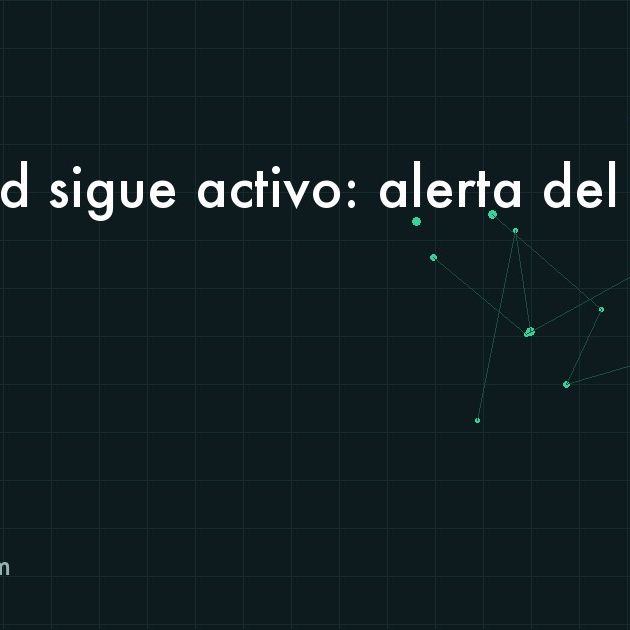 Firewall en un rack con candado abierto y una lista de usuarios administradores desconocidos en pantalla